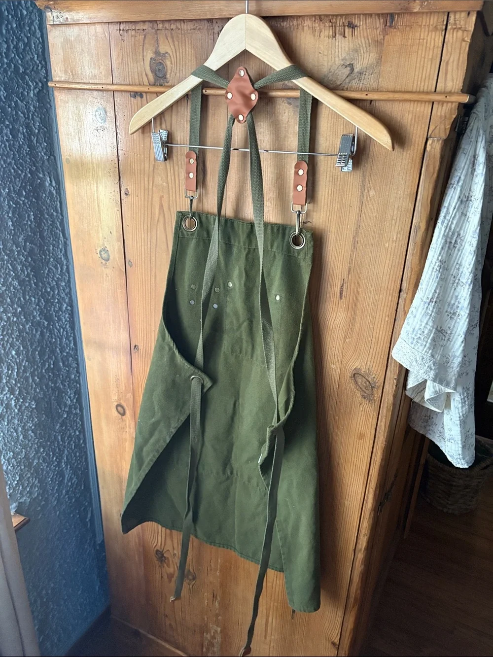 100% Cotton Canvas Utility Apron with Leather Accents - Olive Green
